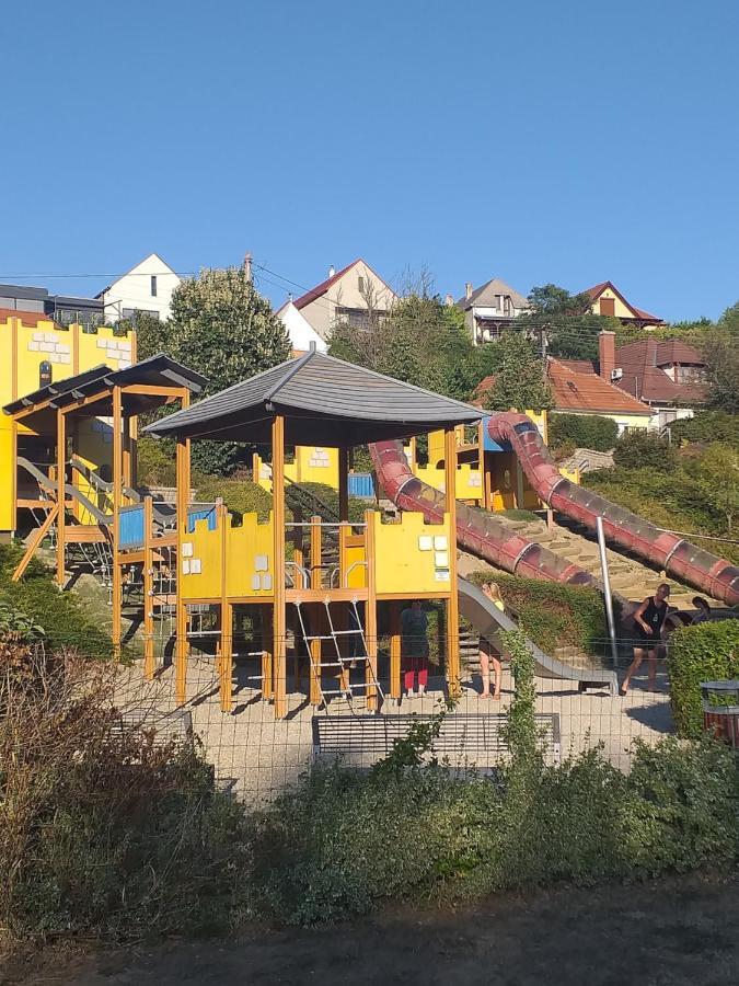 Galeria Apartman Веспрем Екстер'єр фото